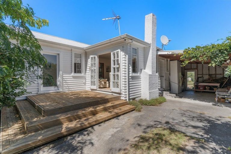 Photo of property in 10 Moreton Road, Carterton, 5713