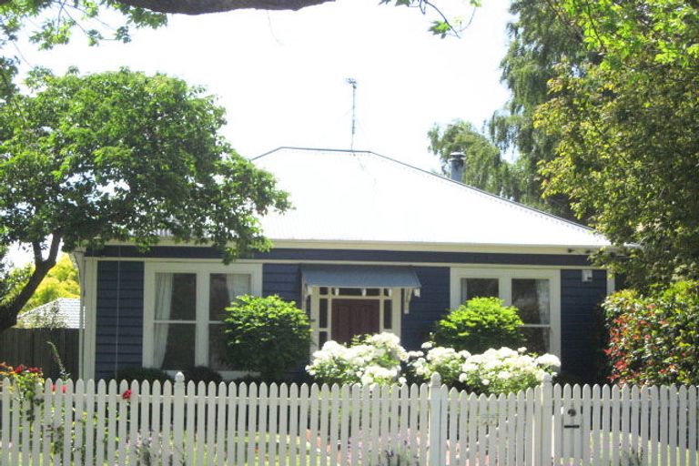 Photo of property in 27 Studholme Street, Somerfield, Christchurch, 8024