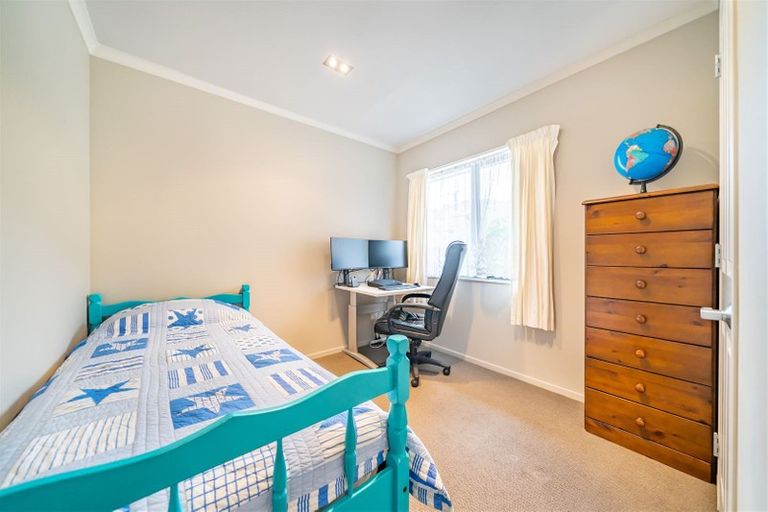 Photo of property in 2 Cosgrove Rise, Riverstone Terraces, Upper Hutt, 5018