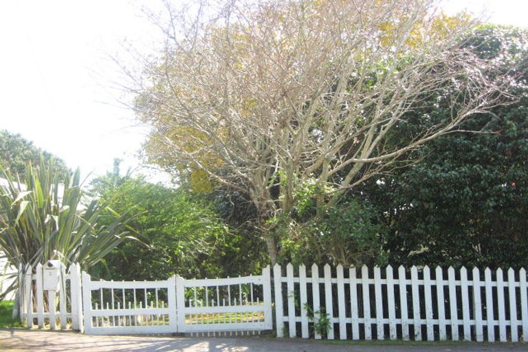 Photo of property in 2 Doralto Road, Frankleigh Park, New Plymouth, 4310