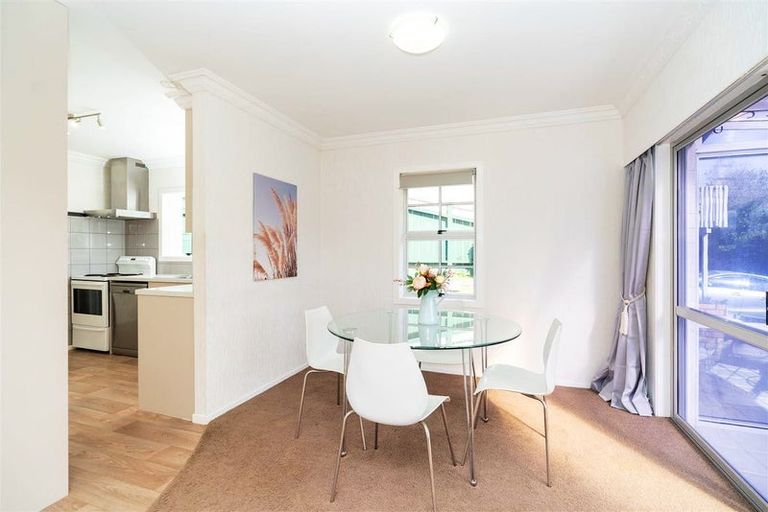 Photo of property in 2 Lachlan Drive, Dinsdale, Hamilton, 3204