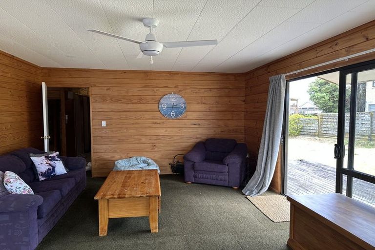 Photo of property in 19 Scott Avenue, Otaki Beach, Otaki, 5512