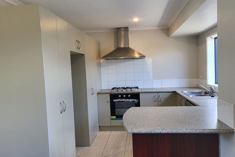 Photo of property in 27 Tussock Avenue, Mangere, Auckland, 2022