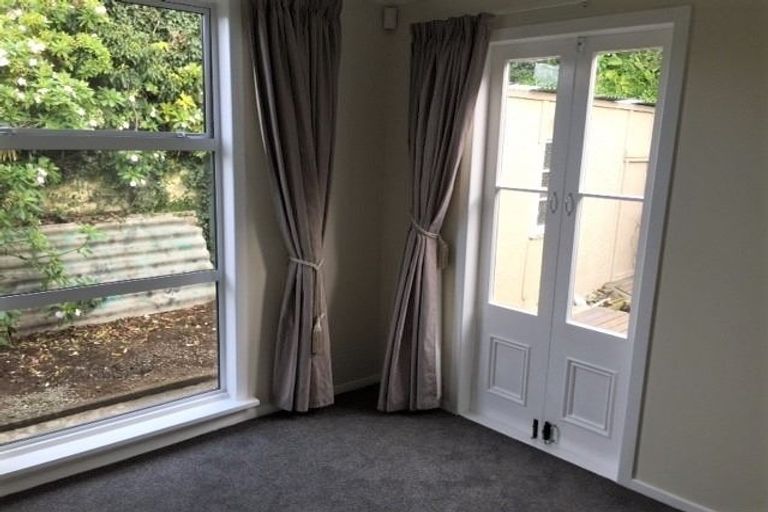 Photo of property in 54 Ngamotu Road, Moturoa, New Plymouth, 4310