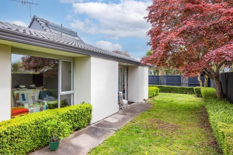 Photo of property in 1/195b Wairakei Road, Bryndwr, Christchurch, 8053