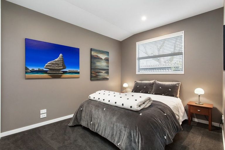 Photo of property in 17 Clyde Road, Upper Riccarton, Christchurch, 8041