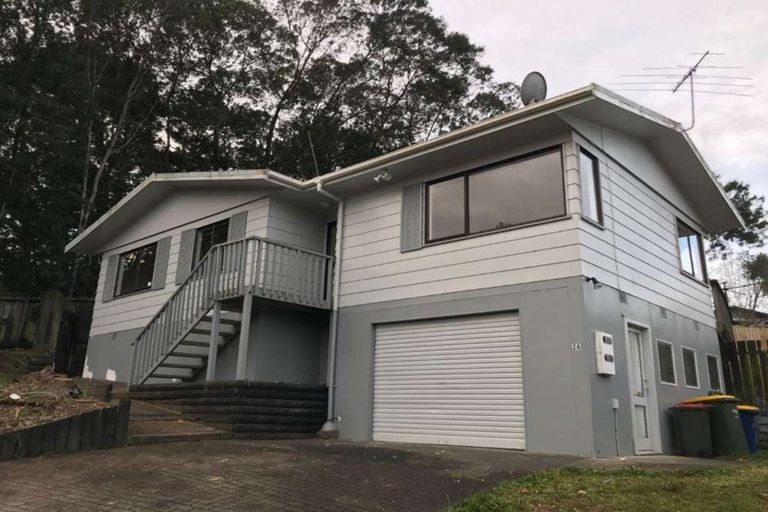 Photo of property in 24 Alidade Place, Massey, Auckland, 0614