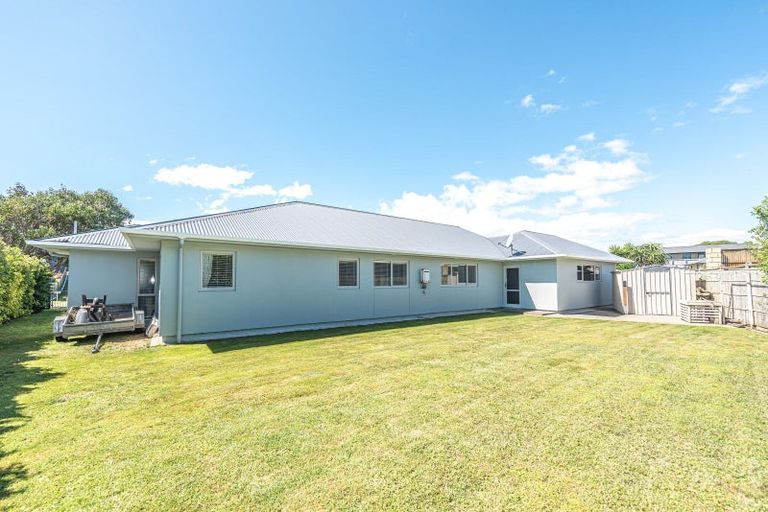 Photo of property in 18 Golf Vue Place, Castlecliff, Whanganui, 4501