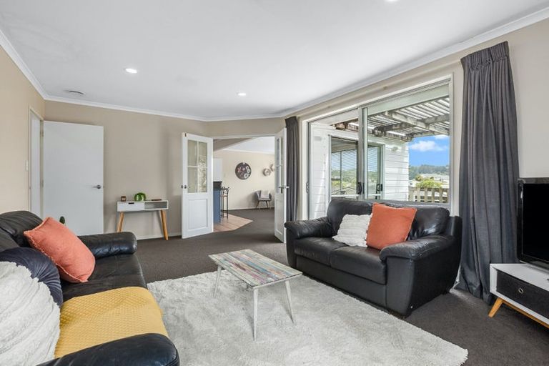 Photo of property in 47 Hicks Close, Whitby, Porirua, 5024