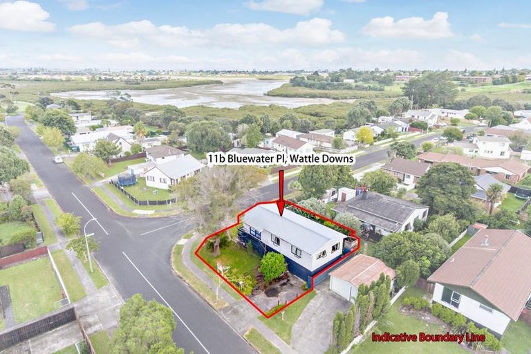 Photo of property in 2/11 Bluewater Place, Wattle Downs, Auckland, 2103