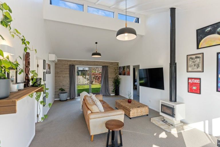Photo of property in 285 Te Moana Road, Waikanae, 5036