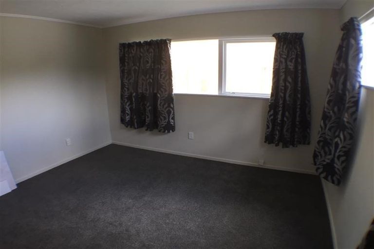 Photo of property in 213b Golf Road, Titirangi, Auckland, 0604