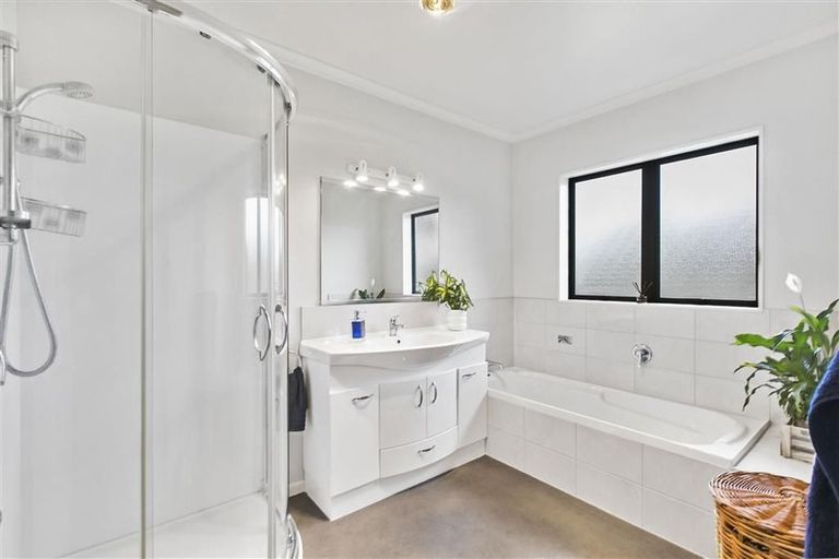 Photo of property in 17a Callis Avenue, Opaheke, Papakura, 2113