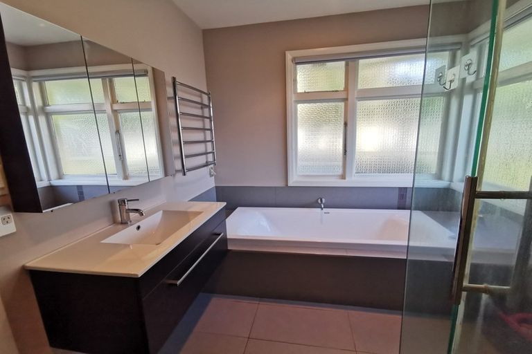 Photo of property in 112 Hamilton Avenue, Ilam, Christchurch, 8041