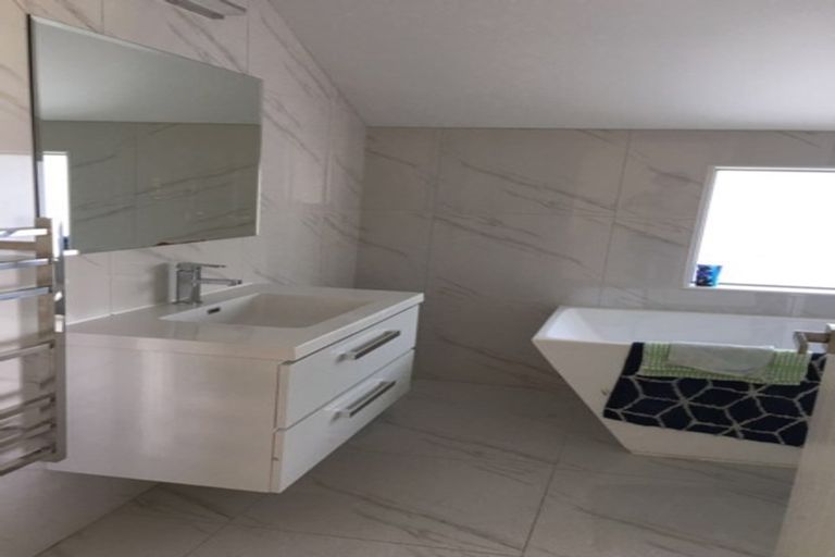 Photo of property in 38c Fairdene Avenue, Henderson, Auckland, 0610