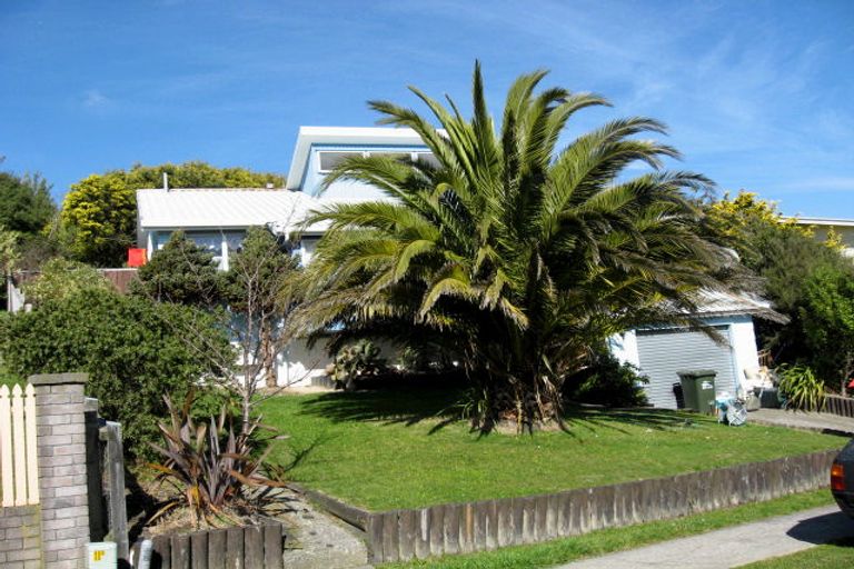 Photo of property in 8 Antrim Crescent, Wainuiomata, Lower Hutt, 5014