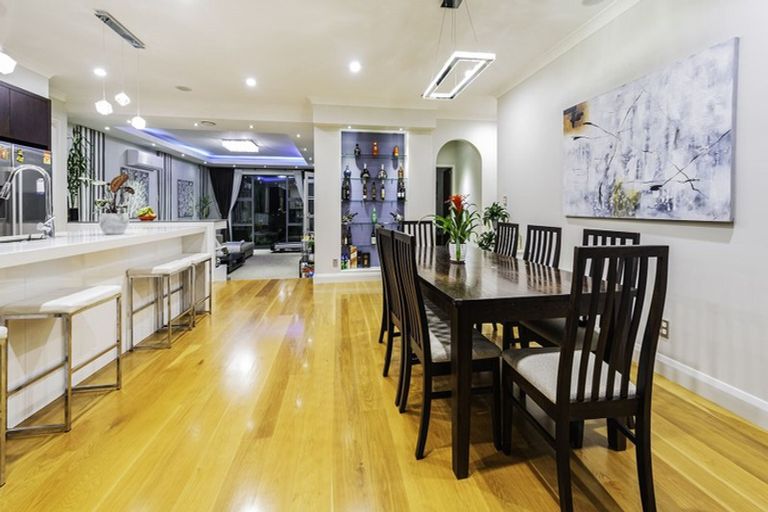 Photo of property in 28 Leburn Crescent, Flat Bush, Auckland, 2016