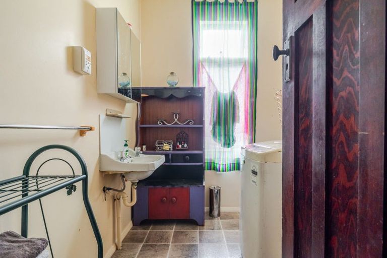Photo of property in 37 Albert Street, Palmerston North, 4414