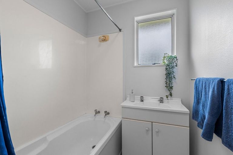 Photo of property in 6 Augustus Earle Place, Pukehangi, Rotorua, 3015