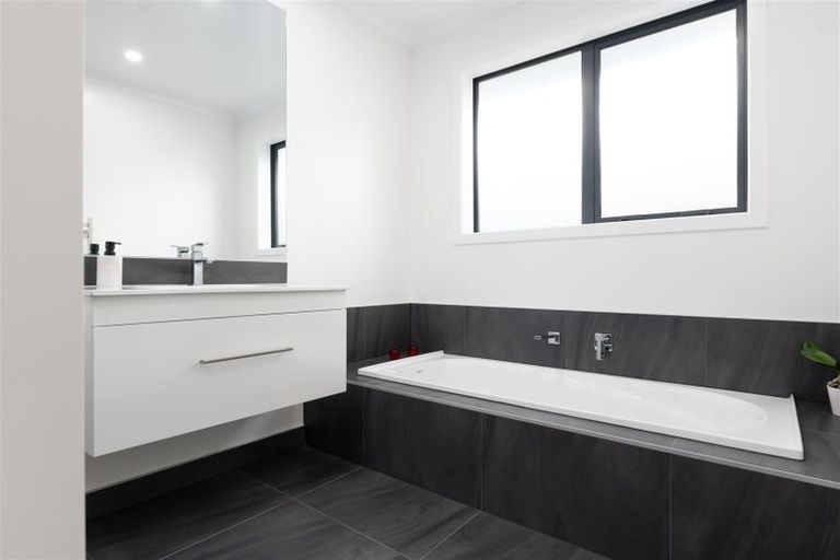 Photo of property in 19 Maanihi Drive, Rototuna North, Hamilton, 3210