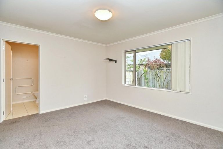 Photo of property in 9 Scarlet Lane, Redwood, Christchurch, 8051