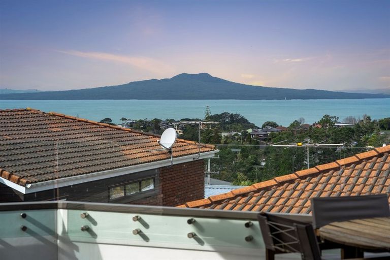 Photo of property in 1/65 Aberdeen Road, Castor Bay, Auckland, 0620