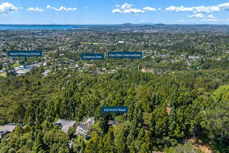 Photo of property in 242 Konini Road, Titirangi, Auckland, 0604