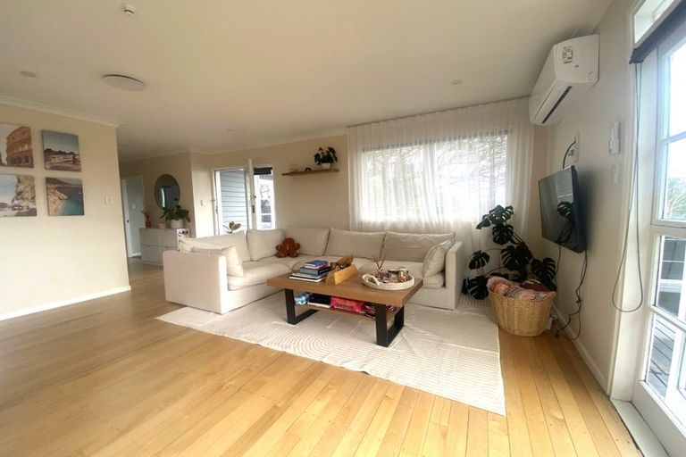 Photo of property in 1/176 Birkdale Road, Birkdale, Auckland, 0626