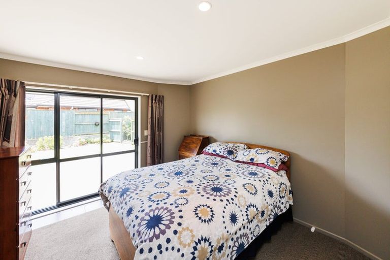 Photo of property in 2 Masefield Terrace, Kelvin Grove, Palmerston North, 4414