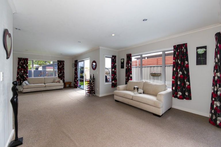 Photo of property in 4 Gregory Grove, Clive, 4102