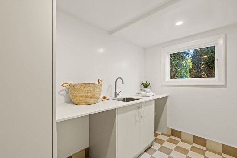 Photo of property in 77 Valley Road, Cashmere, Christchurch, 8022