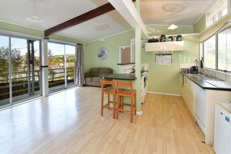 Photo of property in 185 Vipond Road, Stanmore Bay, Whangaparaoa, 0932