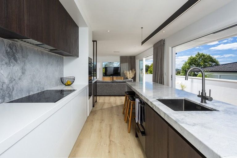 Photo of property in 13 Hume Drive, Hillcrest, Auckland, 0627