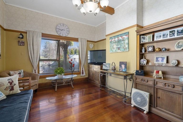Photo of property in 10 Riverside Drive, Kelvin Grove, Palmerston North, 4470