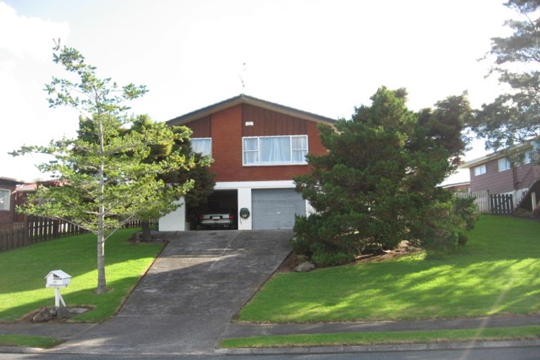 Photo of property in 35 Alton Terrace, Pakuranga Heights, Auckland, 2010