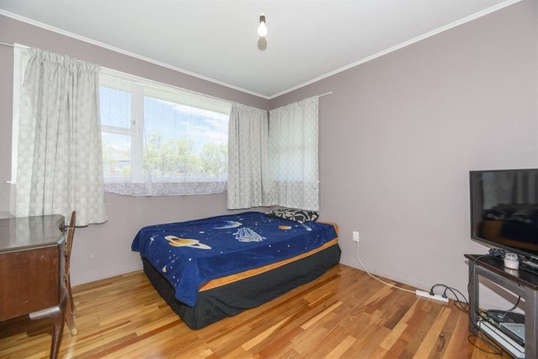 Photo of property in 6 Harmel Road, Glendene, Auckland, 0602