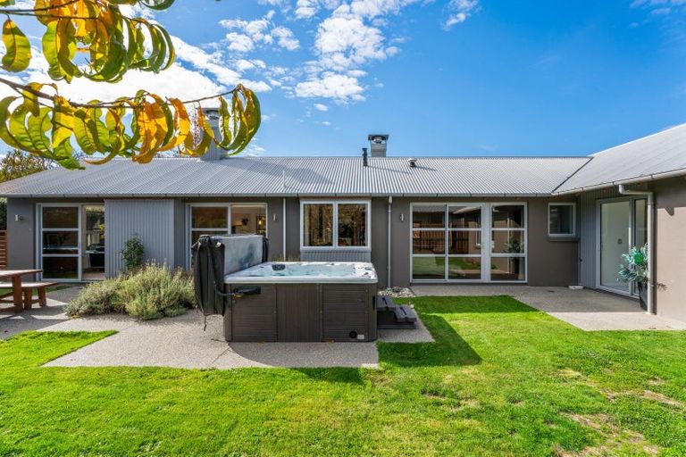 Photo of property in 5 Crawford Place, Lake Hayes, Queenstown, 9304