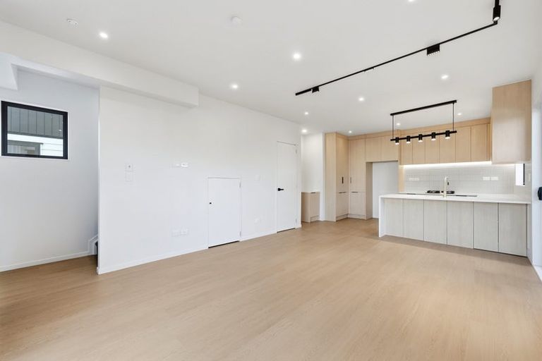 Photo of property in 25 Swan Crescent, Pakuranga, Auckland, 2010