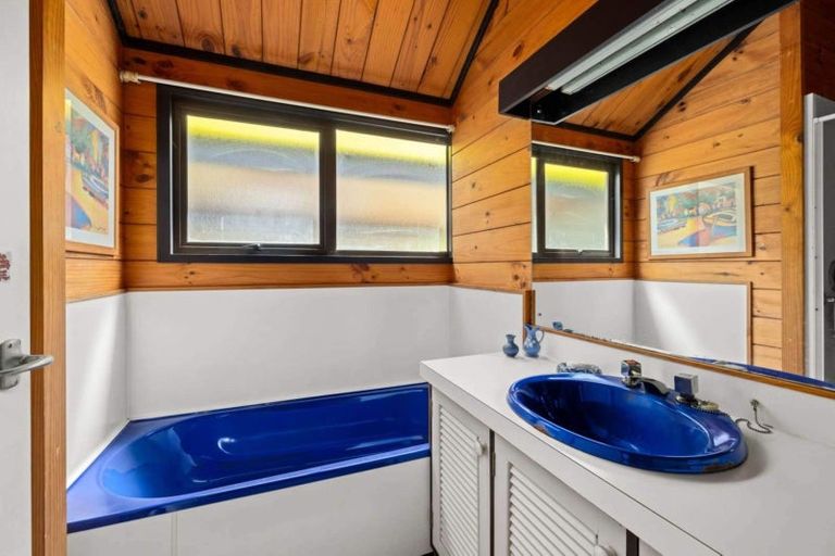 Photo of property in 2 Tui Grove, Paihia, 0200