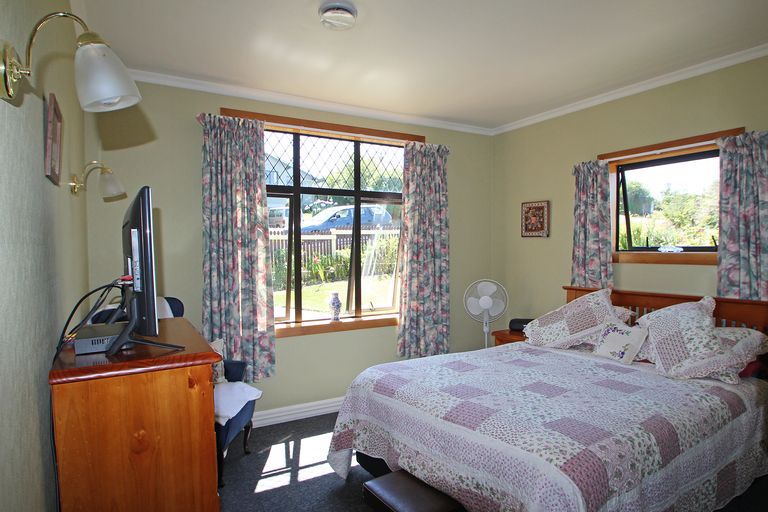 Photo of property in 15 Kelvin Street, South Hill, Oamaru, 9400