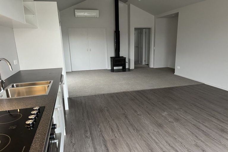 Photo of property in 28 Mount Creighton Crescent, Wanaka, 9305