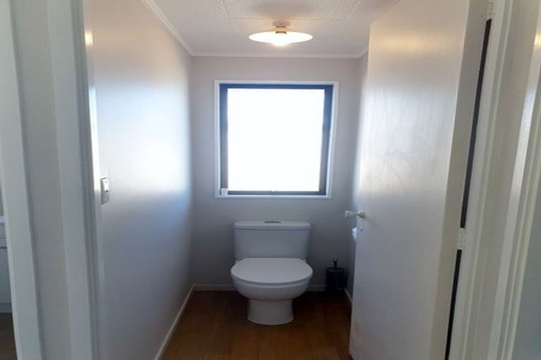 Photo of property in 15 Sabot Place, Massey, Auckland, 0614