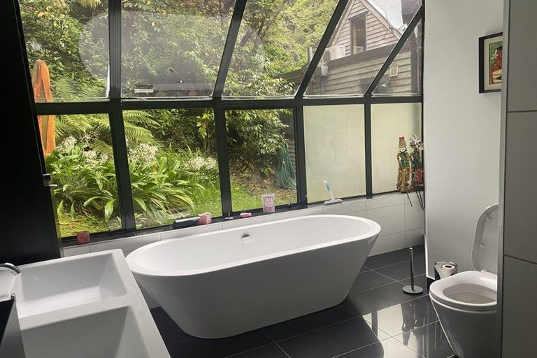 Photo of property in 14 Marama Terrace, Eastbourne, Lower Hutt, 5013