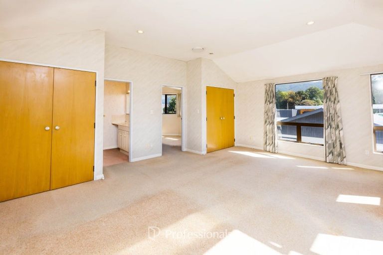 Photo of property in 13 Gower Street, Silverstream, Upper Hutt, 5019