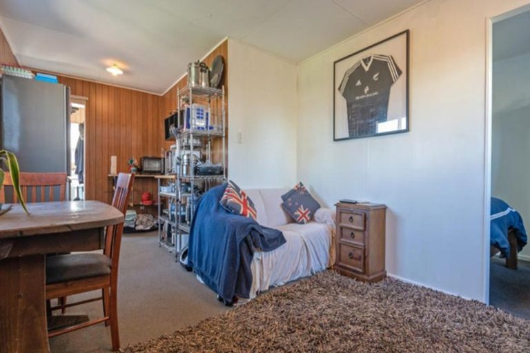 Photo of property in 38 Acacia Street, Kelvin Grove, Palmerston North, 4414
