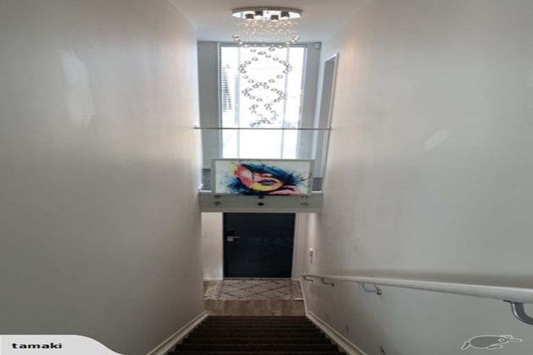 Photo of property in 2/31 Kenderdine Road, Papatoetoe, Auckland, 2025