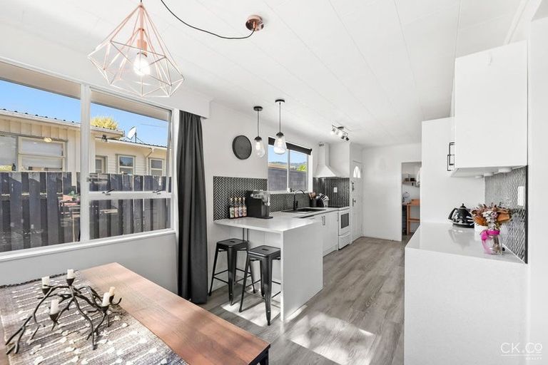 Photo of property in 34 California Drive, Totara Park, Upper Hutt, 5018