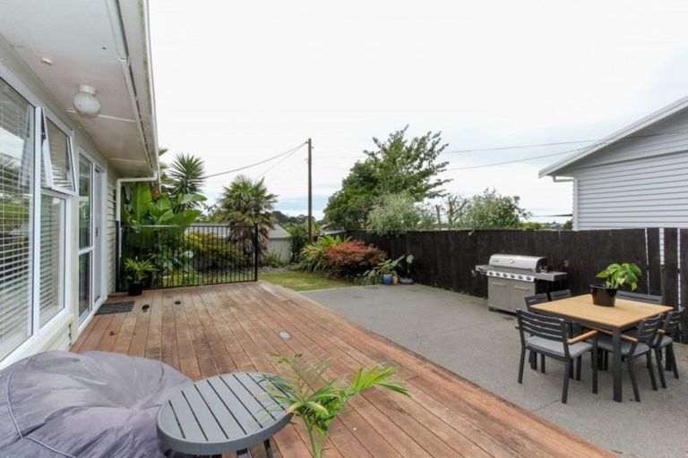 Photo of property in 3 Gordon Street, Glen Avon, New Plymouth, 4312
