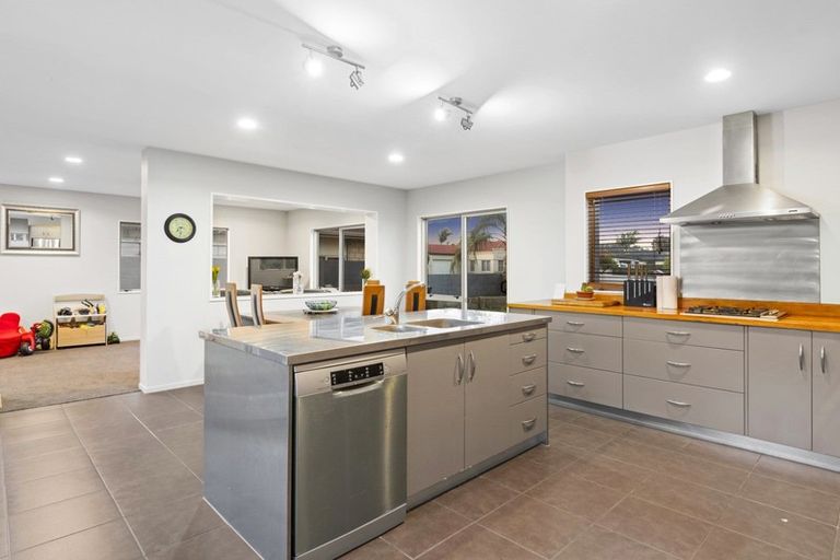 Photo of property in 27 Bermuda Drive, Papamoa Beach, Papamoa, 3118