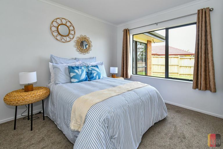 Photo of property in 325 Mahia Road, Weymouth, Auckland, 2103